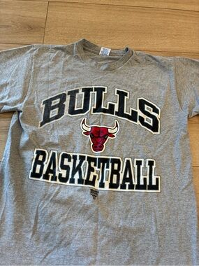 Vintage Starter Chicago Bulls T-shirt Made in USA Single Stitch Size L